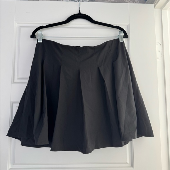 NWT J Crew Black Pleated Active Mini Skirt With Built In Shorts Skort | Sz Med - Picture 3 of 5